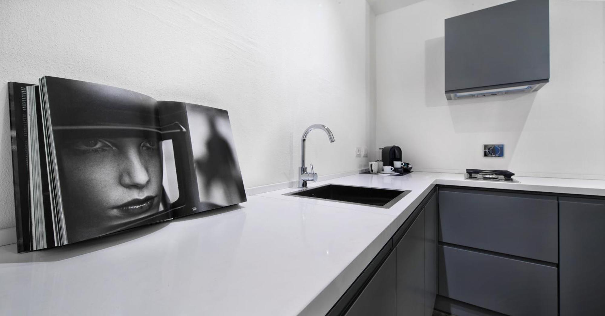 Emilia Suite Express Modena Rum bild