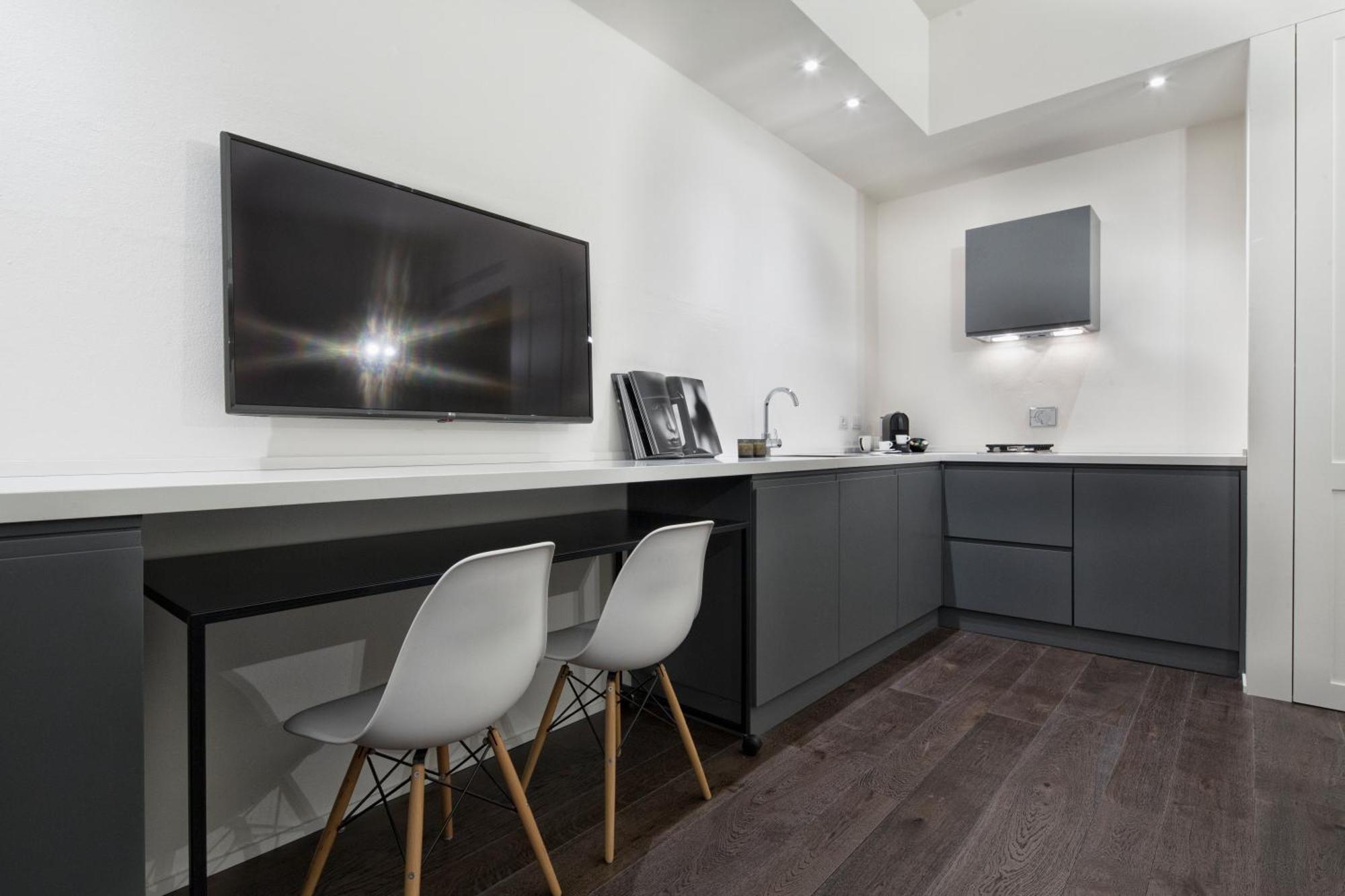 Emilia Suite Express Modena Rum bild